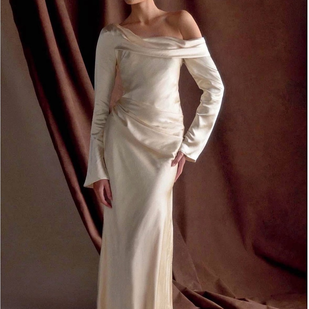 Meshki Off-Shoulder Cream Engagement / Bridal Dress